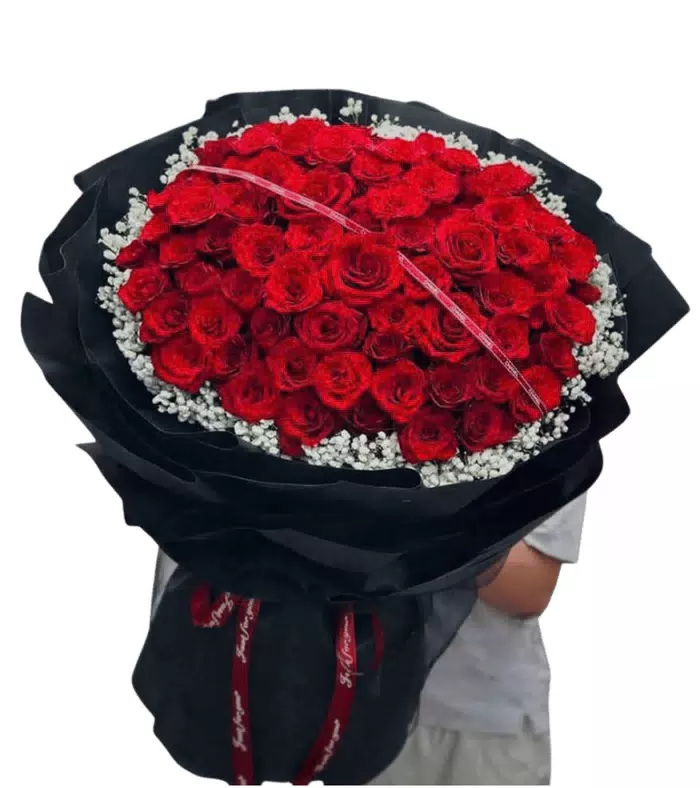 Thư Hoa – bó hoa hồng đỏ cỡ lớn xếp vòm tròn