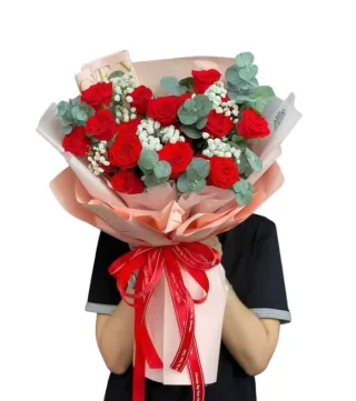 Lời Tỏ Bày – bó hoa hồng đỏ giấy cam kem