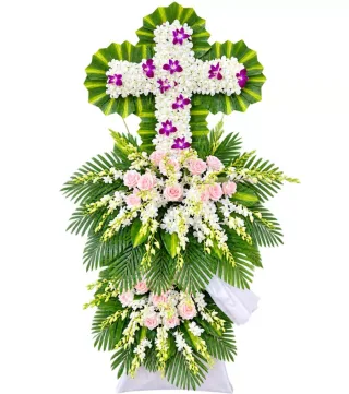 Miền Ký Ức – kệ hoa phân ưu chữ thập trắng tím