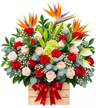 Chạm Yêu Thương – hộp hoa hồng đỏ ly trắng