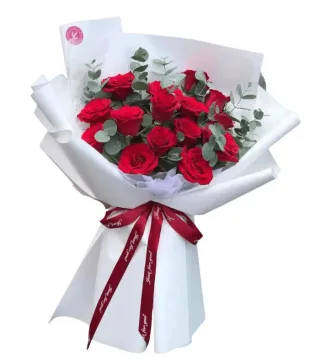 Hẹn Ngày Vui – bó hoa hồng đỏ cùng lá bạc · 0445