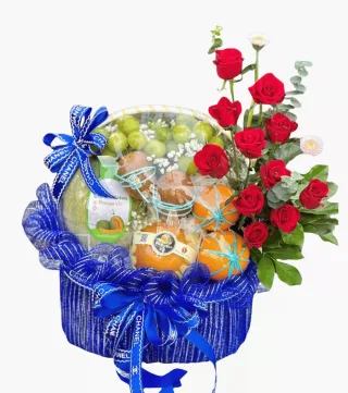 Tình Thân – giỏ quà trái cây cùng hoa hồng