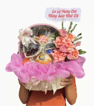 Chúc Bình An – giỏ quà trái cây cùng hoa hồng