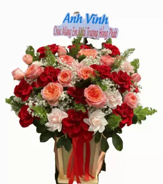 Sắc Thương – giỏ hoa hồng đỏ