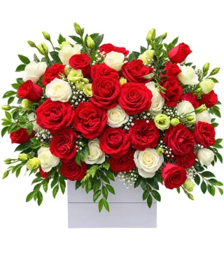 Hương Thân Quen – hộp hoa hồng đỏ cùng hoa kem