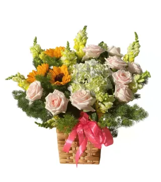 Gặp Gỡ – giỏ hoa hồng phấn cùng cẩm tú cầu trắng xanh