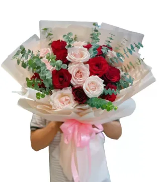 Hẹn Thương – bó hoa hồng đỏ cùng trắng