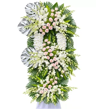 Nghĩa Cũ – kệ hoa phân ưu hồng phấn trắng